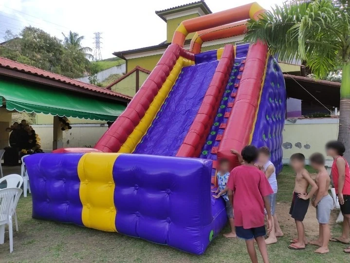 Tobogã inflável para piscina para aluguel