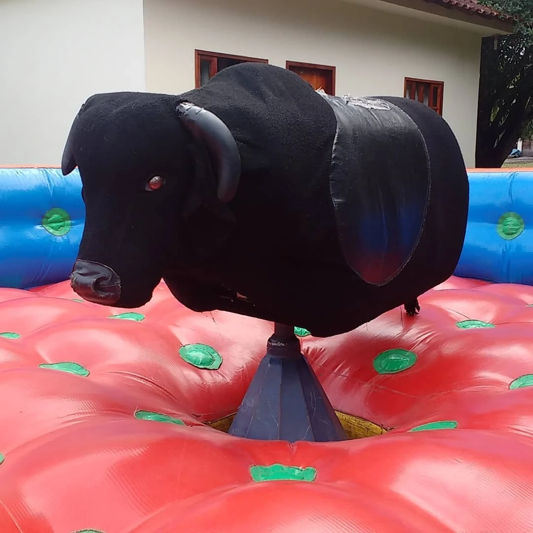 Touro mecânico para alugar em Maricá